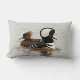 Cojín Lumbar Encuentro de galardonados gallos en el estanque