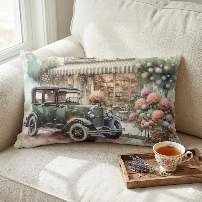 Cojín Lumbar Escena de Coche Retro y Boutique Floreciendo (Retro Car & Blooming Boutique Scene Lumbar Pillow Mockup A)