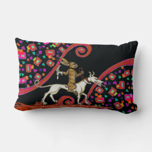 Cojín Lumbar EXTRAÑO conejo BESTIARIO MEDIEVAL montando un perr