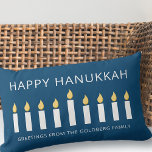 Cojín Lumbar Feliz Hanukkah | Sencillo y moderno saludo a la ve<br><div class="desc">Se trata de un diseño sencillo,  minimalista y moderno de los candelabros de Menorah o del templo.</div>