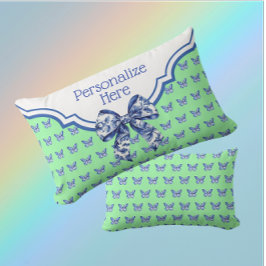 Cojín Lumbar Flor blanca de mariposa azul vintage personalizada