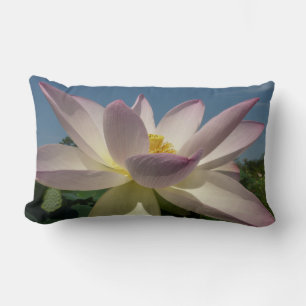 Cojín Lumbar Flor de Lotus y cielo azul I