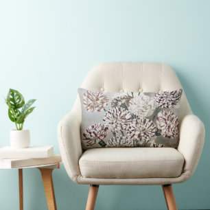Cojín Lumbar Flores de clavel variegado vintage con cielo gris