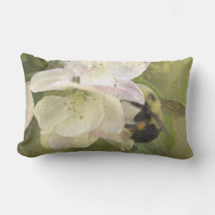 Cojín Lumbar Flores de manzana y abejorros