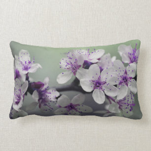 Cojín Lumbar Flores hermosos de la primavera de la violeta