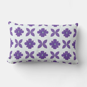 Cojín Lumbar Flores Moradas con Fondo Claro
