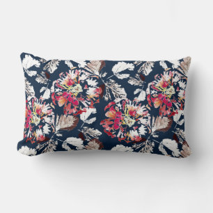 Cojín Lumbar Flores rojas y blancas en azul.