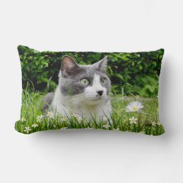 Cojín Lumbar Gato de esmoquin gris y blanco y flores