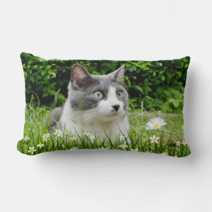 Cojín Lumbar Gato de esmoquin gris y blanco y flores