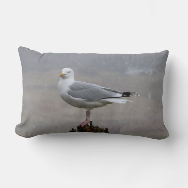 Cojín Lumbar Gaviota inverosímil en el poste cuando nevaba (Anverso)