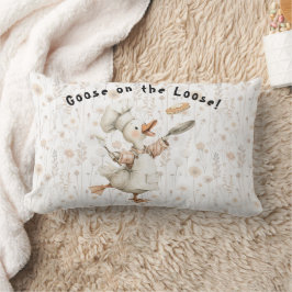 Cojín Lumbar Goose on the Loose! Kitchen Throw Pillow