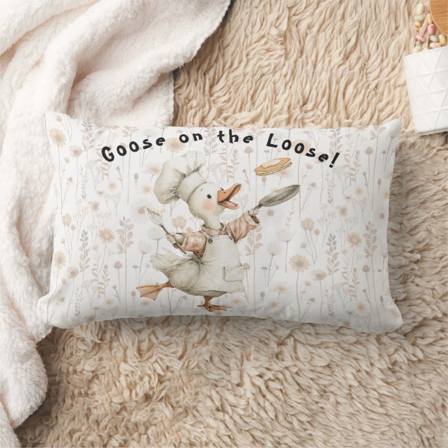 Cojín Lumbar Goose on the Loose! Kitchen Throw Pillow (Manta)