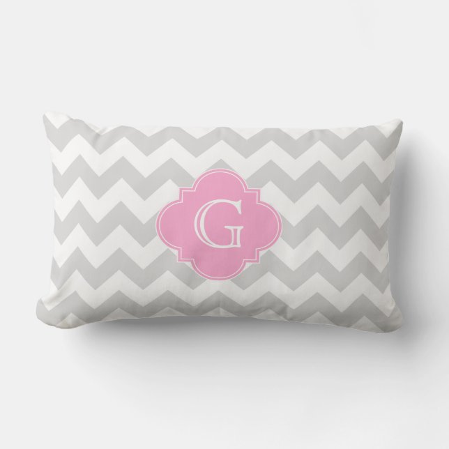 Cojín Lumbar Gris Claro Blanco Chevron Rosa Cuatrefoil Monogram (Anverso)