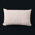 Cojín Lumbar Guión de la moda Sr. Sra. Pastel Pink Newlyed Mono<br><div class="desc">Moda, almohada moderna monogramo rosa pastel con el texto Mr. y Mrs. en blanco elegante. Simplemente agrega tu nombre de casado. Un regalo de lujo perfecto para la pareja recién casada. Diseñado exclusivamente para usted por Happy Dolphin Studio. Si necesita ayuda o productos coincidentes, póngase en contacto con nosotros en...</div>