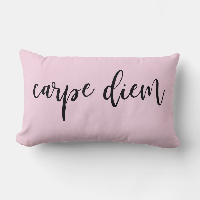 Cojín Lumbar Guión elegante de Rubor Pink Carpe Diem (Anverso)