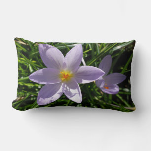 Cojín Lumbar Hermosa flor de jardín de color morado claro.Prett