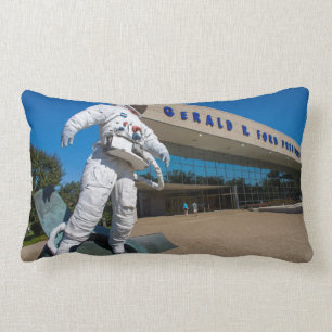 Cojín Lumbar Hombre en escultura espacial