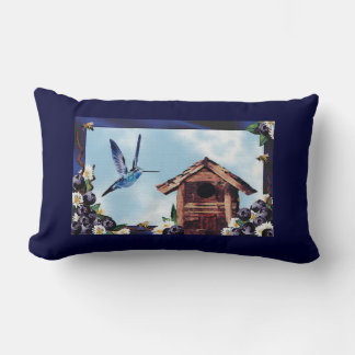 Cojín Lumbar Hummingbird, Birdhouse y Blueberries