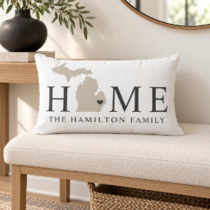 Cojín Lumbar Iniciales de la familia de Michigan en beige gris