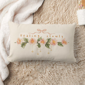 Cojín Lumbar Lazo rosa coqueta floral motivacional