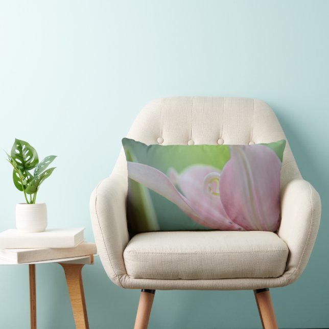 Cojín Lumbar Lily rosa de Shirley Taylor (Silla)
