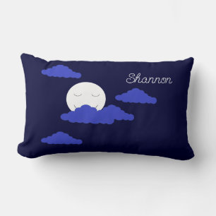 Cojín Lumbar Luna llena sonriente con nubes: 