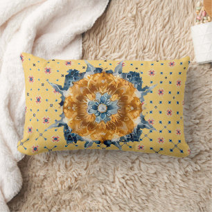Cojín Lumbar Mandala con flores azules, amarillo