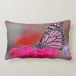 Cojín Lumbar Mariposa rosada bonita en pillowP rosado del tiro