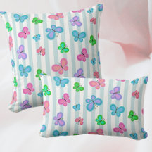 Mariposas pastel Quilty sobre raya azul y blanca