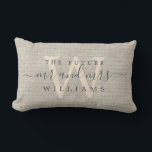 Cojín Lumbar Moda Guión Futuro Sr. Monogram Beige Linen<br><div class="desc">Elegante futuro mr mrs mantener almohada efecto de lino trenzado beige con tu texto en moda gris oscuro caligrafía manuscrita de escritura. Simplemente agregue su nombre y monograma. Un regalo perfecto para una ducha de novia, un compromiso o un El día de San Valentín. Diseñado exclusivamente para usted por Happy...</div>