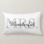 COJÍN LUMBAR MODA PILLOW_ " SEÑORA WONDERFUL "<br><div class="desc">" SEÑORA TEXTO GRIS Y NEGRO WONDERFUL" EN EL FONDO BLANCO</div>