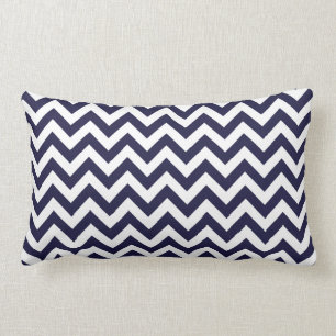 Cojín Lumbar Modelo blanco de Chevron de los azules marinos