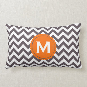 Cojín Lumbar Modelo blanco gris oscuro de Chevron del monograma