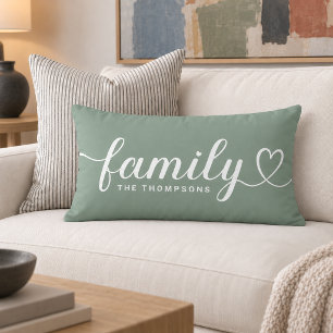 Cojín Lumbar Monograma de guión de corazón de familia verde sal