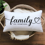 Cojín Lumbar Monograma Personalizado de escritura negra de amor<br><div class="desc">El diseño moderno y elegante de almohadas de tiro lumbar personalizado presenta una tipografía "familiar" simple y mínima que incluye detalles floridos y cardíacos. Personalice el texto en mayúsculas a continuación con un monograma o un año establecido. Se pueden modificar los colores blanco y negro.</div>