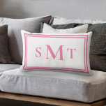 Cojín Lumbar Monograma rosa y blanco de tres letras<br><div class="desc">Cojín decorativo monograma de tres letras rosa y blanco</div>