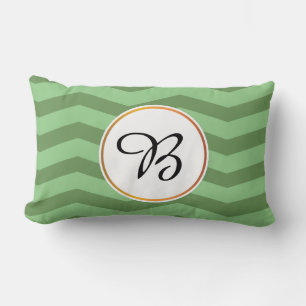 Cojín Lumbar monogramo y chevron estampado
