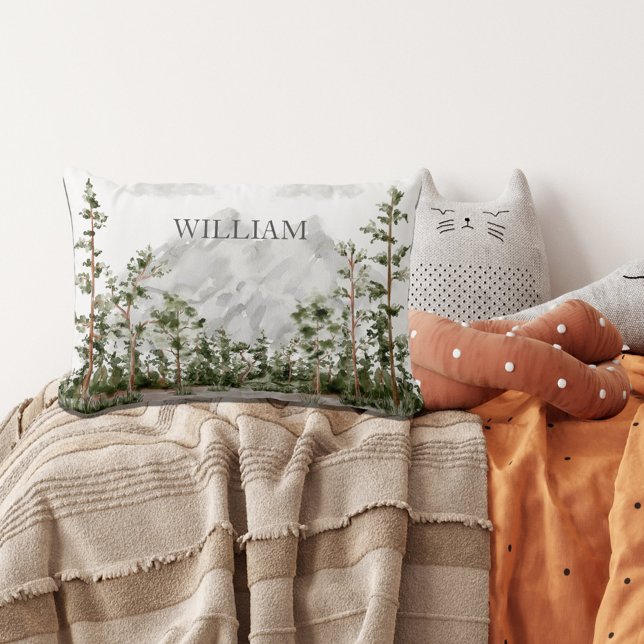 Cojín Lumbar Montaña y bosque de acuarela monogramada (In situ kids room)