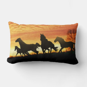 Cojín Lumbar Mustangs salvajes y cuero labrado