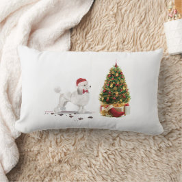 Cojín Lumbar Navidades graciosos de White Poodle con árbol