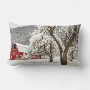 Cojín Lumbar Nieve fresca en granero rojo