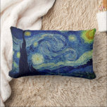 Cojín Lumbar Noche Van Gogh Starry<br><div class="desc">La obra de arte "La noche estrellada" de Vincent Van Gogh aparece en esta almohada lumbar. ¡Un cielo nocturno tan vivo con suntuosos giros! **Mira productos relacionados con este diseño en nuestra tienda y descubre opciones más asombrosas con esta maravillosa imagen: https://www.zazzle.com/collections/arty_gifts_for_the_van_gogh_fan_in_your_life-119079521028472120?rf=238919973384052768</div>