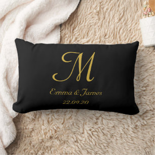 Cojín Lumbar Nombre de guión de monograma elegante negro y dora