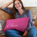 Cojín Lumbar Nombre del guión de caligrafía elegante de color b<br><div class="desc">Los Cojines decorativos de Personalizado de nombres personalizados con caligrafía elegante blanca y brillante rosa presentan un diseño moderno,  sencillo y elegante,  con su nombre personalizado en una tipografía de escritura caligráfica escrita a mano y elegante sobre un fondo de brillantes rosados metálicos. Diseñado por ©Evco Studio www.zazzle.com/store/evcostudio</div>