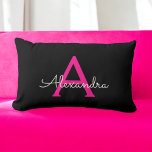 Cojín Lumbar Nombre del Monograma de Giro de Guión Rosado Calie<br><div class="desc">Monograma rosa caliente y negro Añadir su propio nombre almohada lumbar. Esto hace que el dulce perfecto cumpleaños 16,  boda,  ducha de novia,  aniversario,  ducha de bebé o fiesta de soltera sea regalo para alguien que ama el lujo glam y los estilos de moda.</div>
