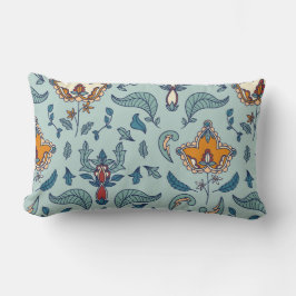 Cojín Lumbar Ornate floral pattern on a pale blue background