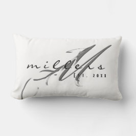 Cojín Lumbar Personalizado Nombre y Monograma de la Familia Mod