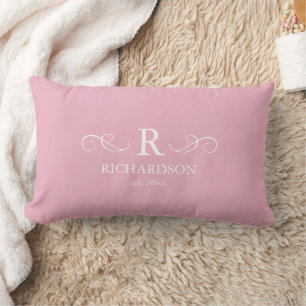 Cojín Lumbar Pilar lumbar rosado monograma