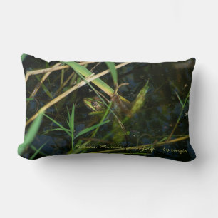 Cojín Lumbar Pillow (lumbar): rana miimética en un lago