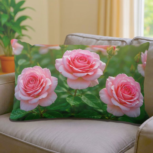 Cojín Lumbar Pink Roses Lumbar Pillow (Lumbar pillow with pink roses)
